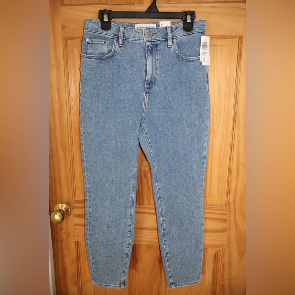 Denim Forum: Nyla Curve-Fit